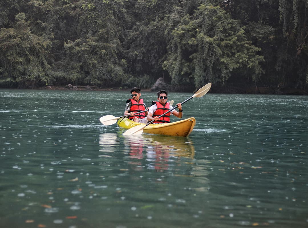 What are the types of kayaking?